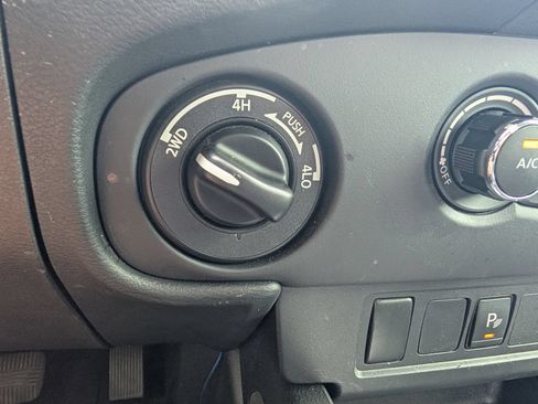 Used 2023 Nissan Frontier SV w/ Technology Package AWD/4WD image 13
