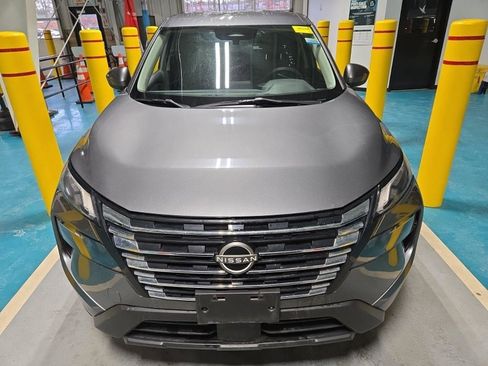 Used 2024 Nissan Rogue SV image 8