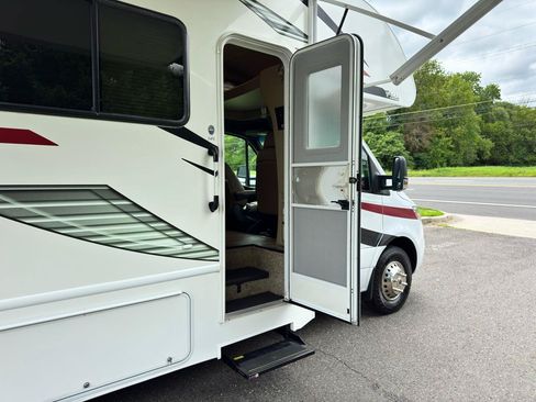 Used 2019 Mercedes-Benz Sprinter 170 image 18