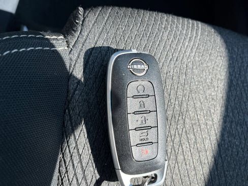 Used 2025 Nissan Rogue SV AWD/4WD image 27