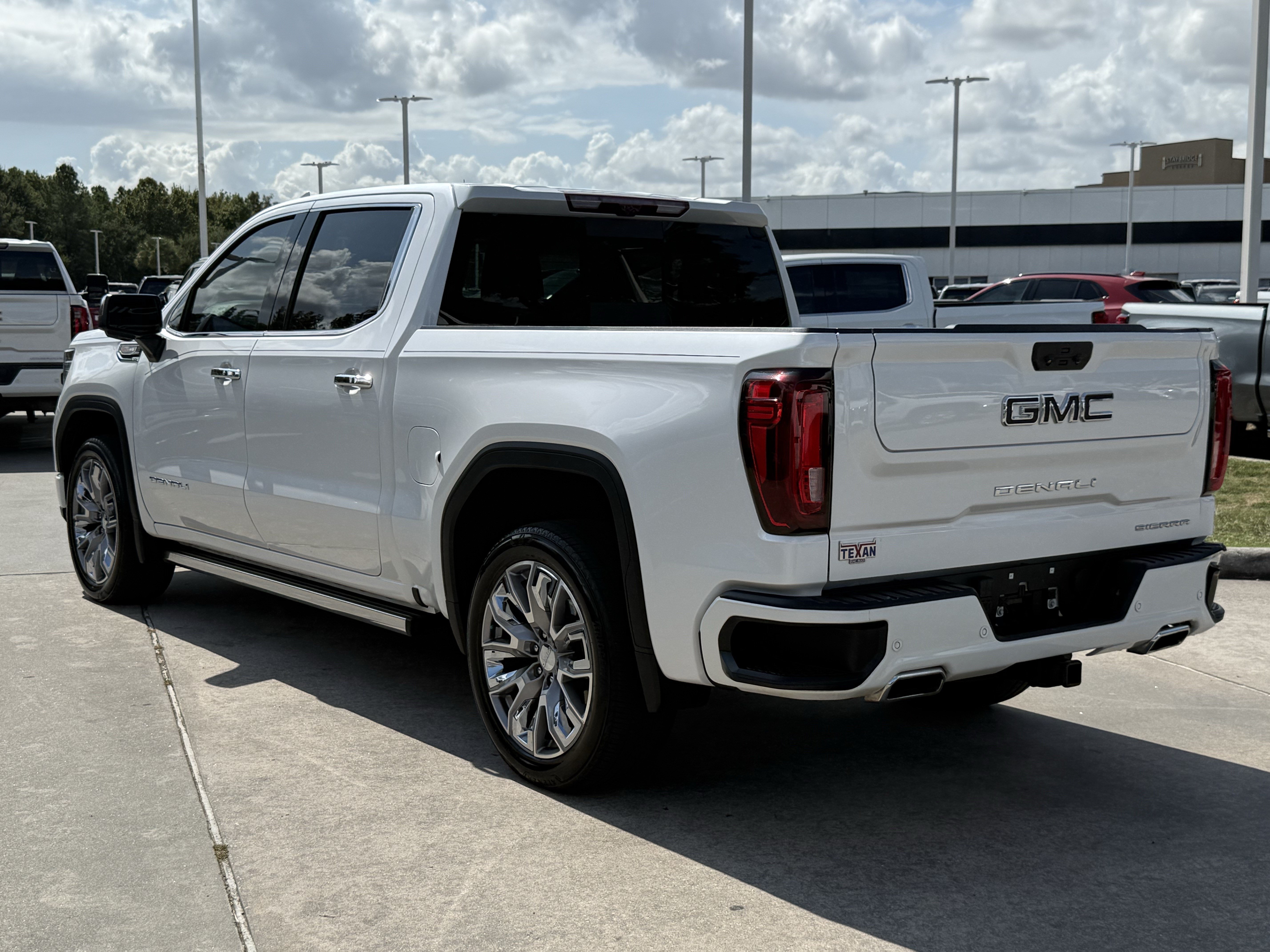 Used 2023 GMC Sierra 1500 Denali w/ Denali Reserve Package AWD/4WD image 7