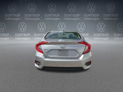 Used 2018 Honda Civic EX-T image 4