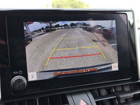 Used 2025 Toyota RAV4 XLE FWD image 29