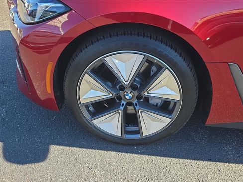 Used 2025 BMW i4 eDrive40 w/ Driving Assistance Package image 6