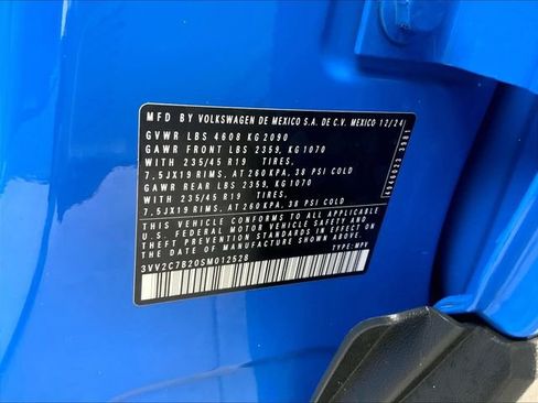 Certified 2025 Volkswagen Taos SE image 35