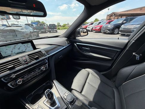 Used 2017 BMW 340i xDrive Sedan AWD/4WD image 21