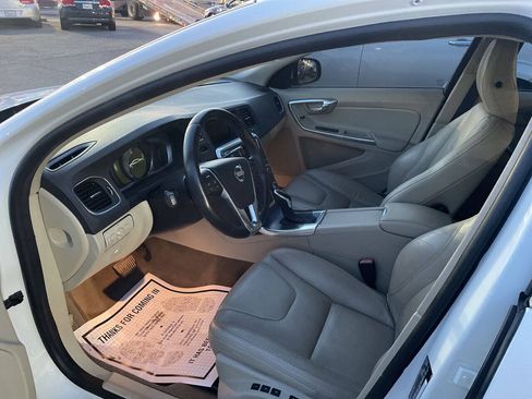 Used 2014 Volvo S60 T5 FWD image 9