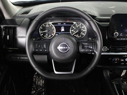 Used 2024 Nissan Pathfinder SV w/ Black Appearance Package FWD image 6