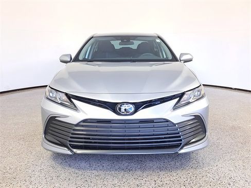 Used 2023 Toyota Camry LE image 3