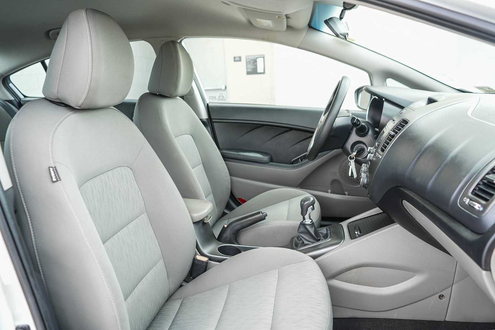 Used 2016 Kia Forte LX FWD image 31