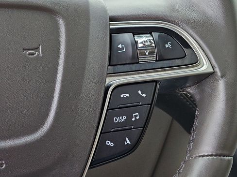 Used 2019 Lincoln Nautilus Select image 24