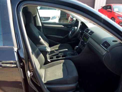 Used 2013 Volkswagen Passat 2.5 S image 25