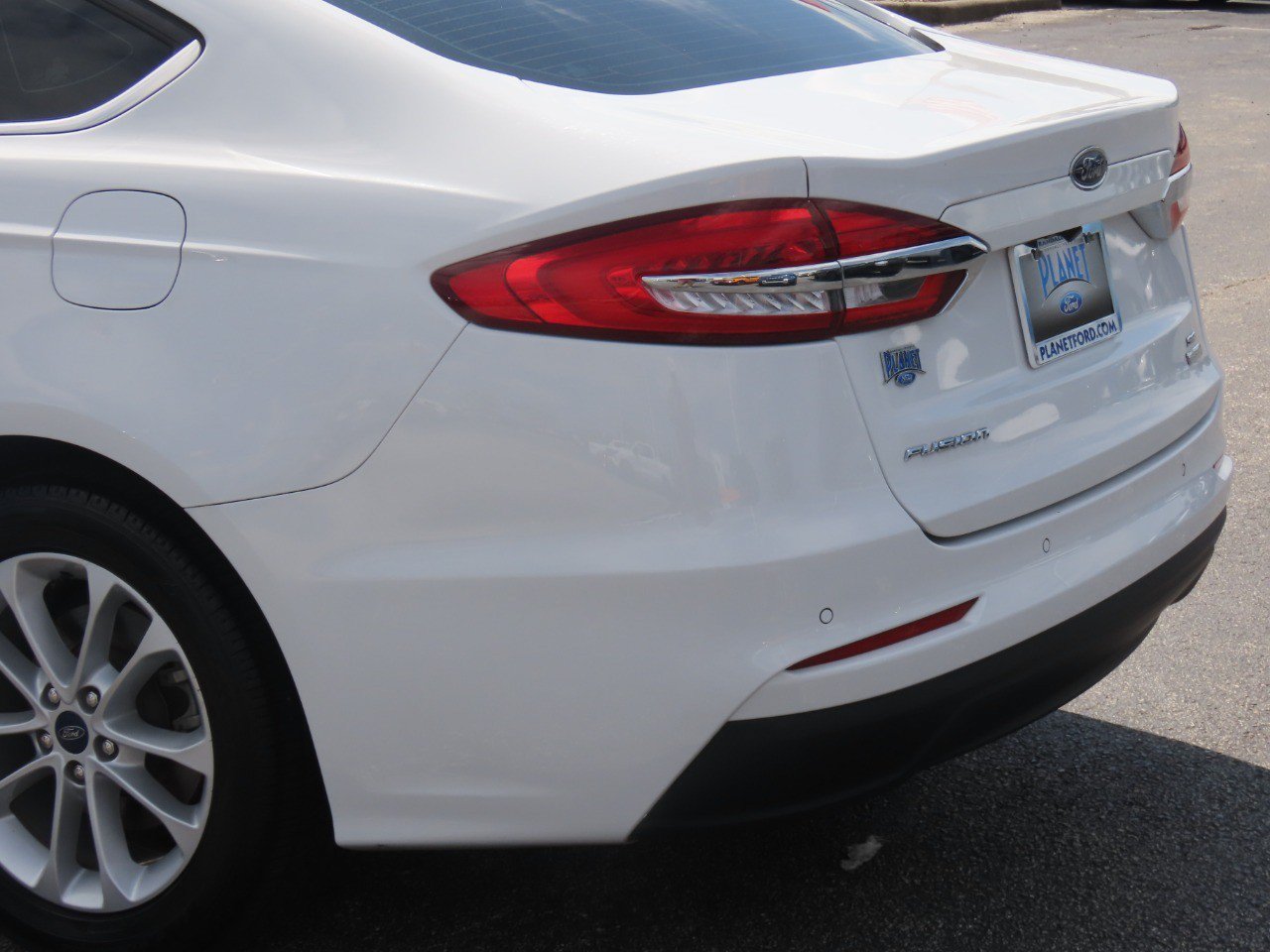 Used 2020 Ford Fusion SE FWD image 14