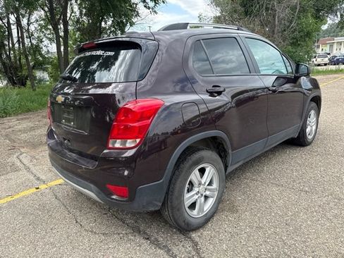 Used 2022 Chevrolet Trax LT w/ LT Convenience Package AWD/4WD image 4
