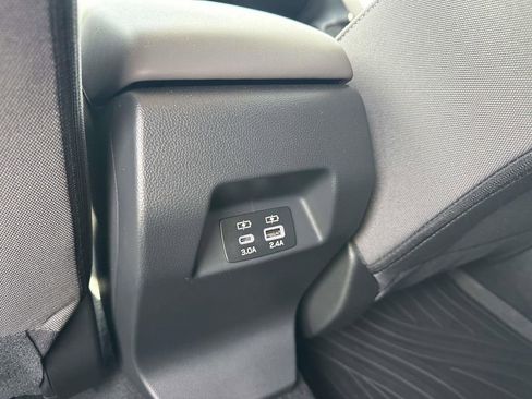 Certified 2025 Subaru Crosstrek 2.0i Premium image 9