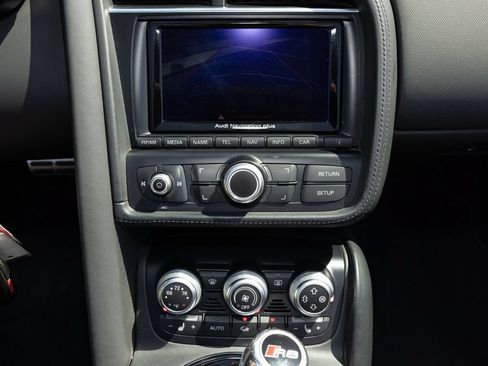 Used 2014 Audi R8 V8 w/ Convenience Package AWD/4WD image 35