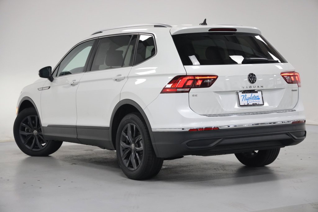 Used 2023 Volkswagen Tiguan SE w/ Panoramic Sunroof Package AWD/4WD image 4