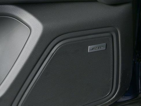 Certified 2025 Porsche Macan image 7