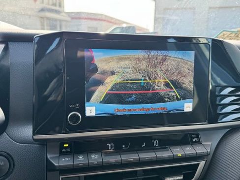 Certified 2025 Toyota Camry SE image 5