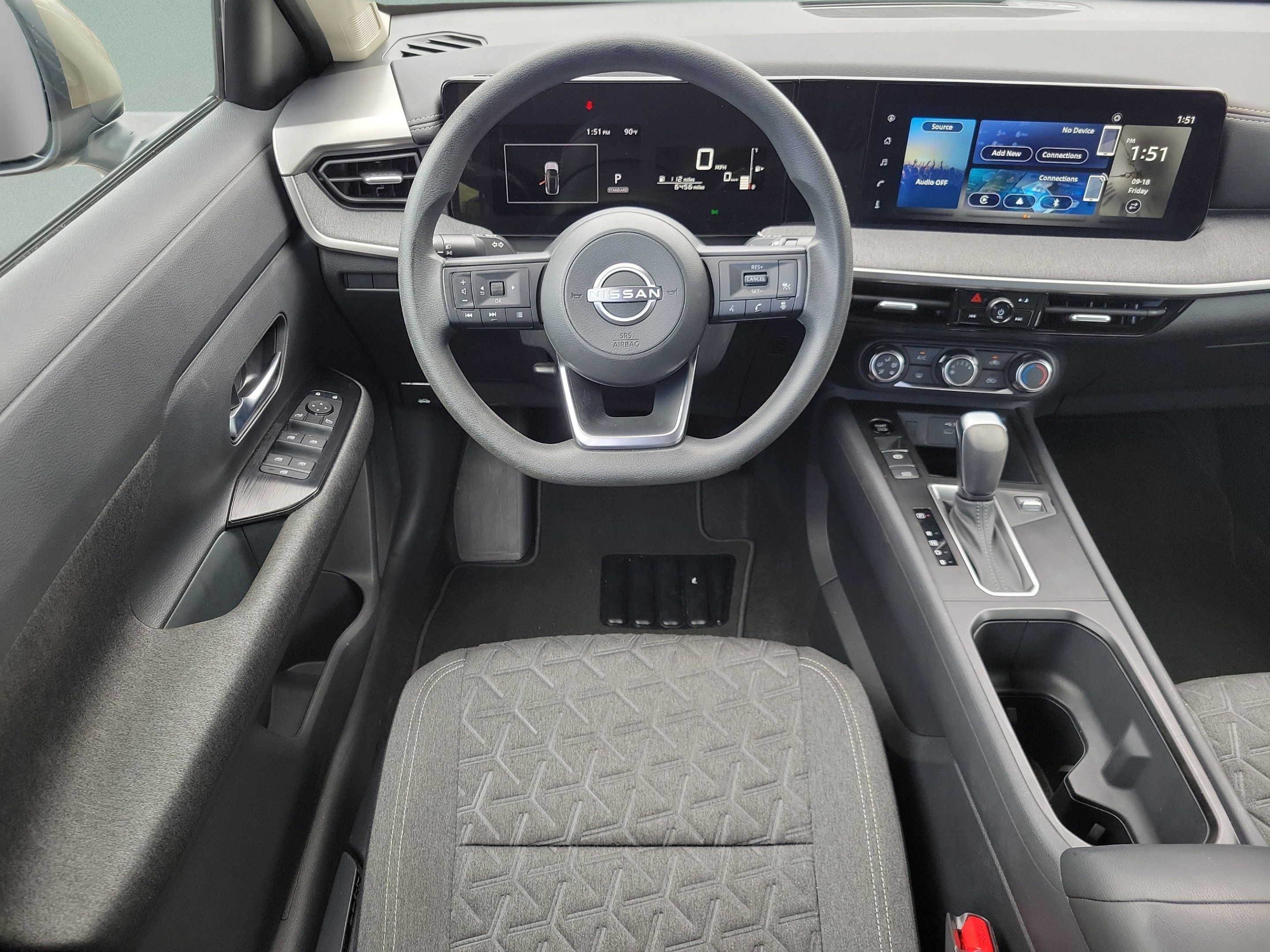 Used 2025 Nissan Kicks SV FWD image 13