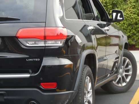 Used 2015 Jeep Grand Cherokee Limited w/ Luxury Group II AWD/4WD image 19