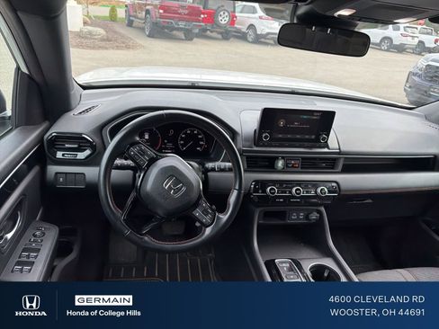 Used 2023 Honda Pilot Sport image 13