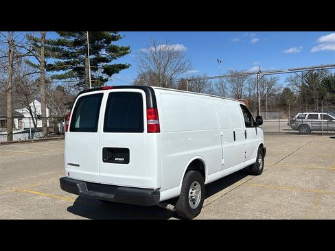 Used 2022 Chevrolet Express 2500 Extended image 6