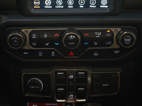 Used 2023 Jeep Wrangler Unlimited Rubicon w/ Steel Bumper Group AWD/4WD image 18