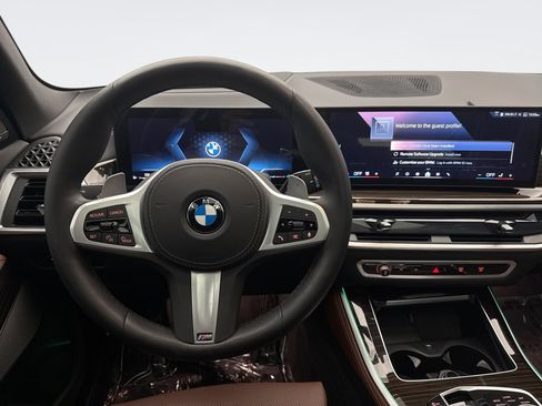 Used 2025 BMW X5 xDrive40i w/ M Sport Package AWD/4WD image 12