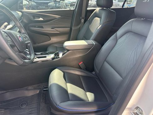 Used 2025 Buick Envista Sport Touring w/ Convenience I Package FWD image 8