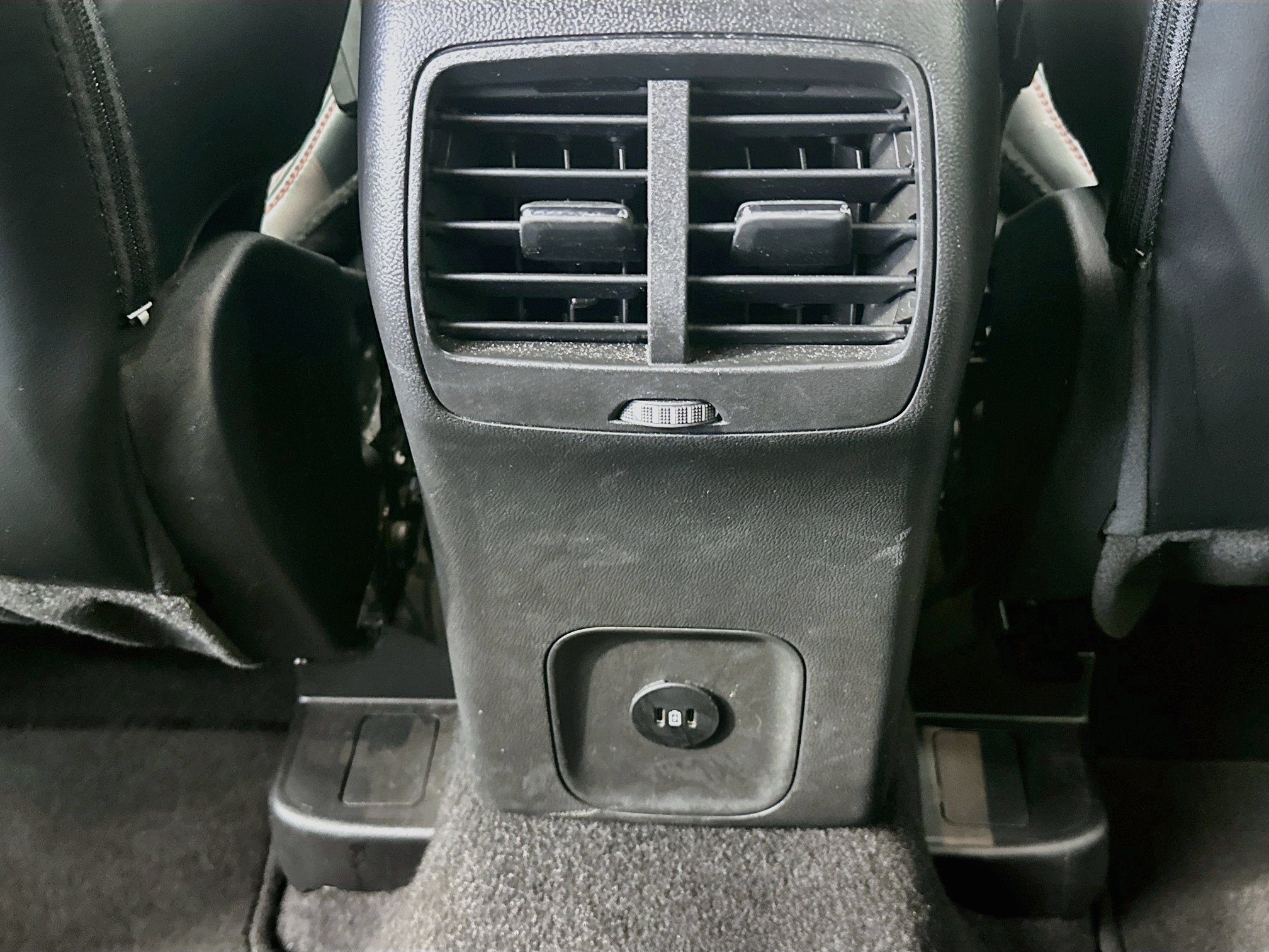 Used 2025 Ford Escape ST-Line FWD image 28