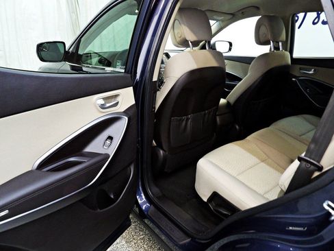 Used 2017 Hyundai Santa Fe Sport AWD/4WD image 10