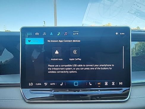New 2025 Volkswagen Tiguan SE image 16