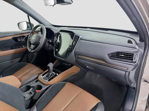 Used 2025 Subaru Forester Touring w/ Touring Package AWD/4WD image 32