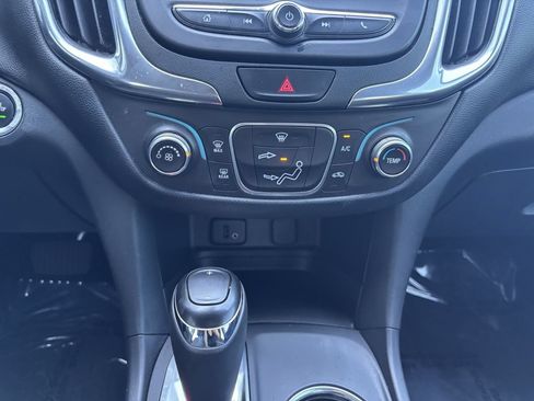 Used 2018 Chevrolet Equinox LT FWD image 20