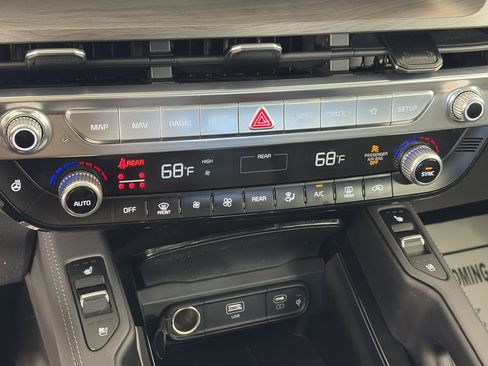 Used 2023 Kia Telluride SX Prestige X-Pro AWD/4WD image 25