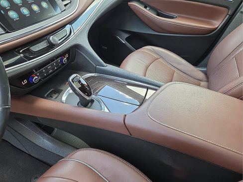 Used 2018 Buick Enclave Avenir w/ Avenir Technology Package FWD image 10