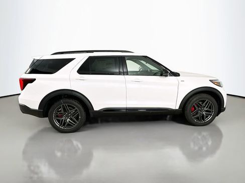 New 2026 Ford Explorer ST-Line w/ ST-Line Street Pack image 8
