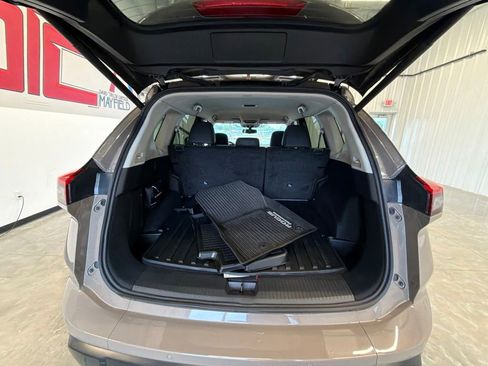 Used 2025 Nissan Rogue SV w/ Rock Creek Premium Package AWD/4WD image 20