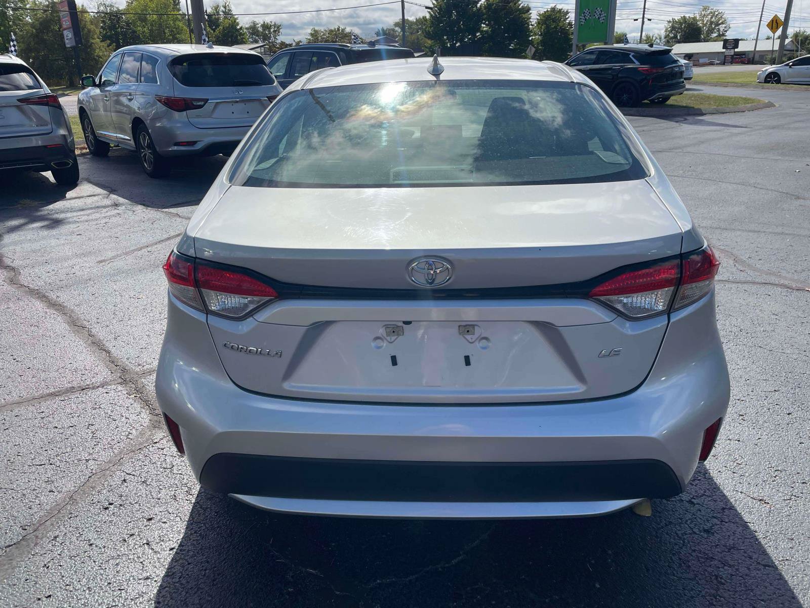 Used 2022 Toyota Corolla LE FWD image 8