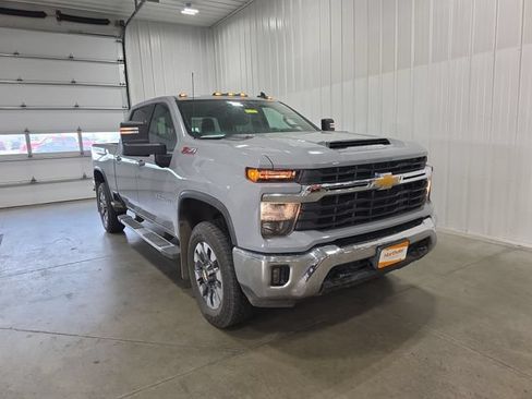 Used 2024 Chevrolet Silverado 3500 LT w/ Convenience Package AWD/4WD image 2