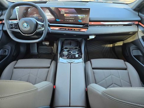 Used 2026 BMW i5 eDrive40 image 18