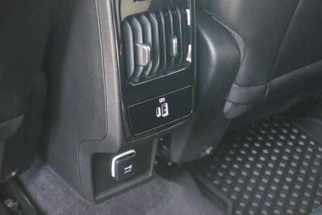 Used 2025 Jeep Compass Latitude w/ Convenience Group AWD/4WD image 23