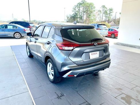Used 2024 Nissan Kicks S image 9
