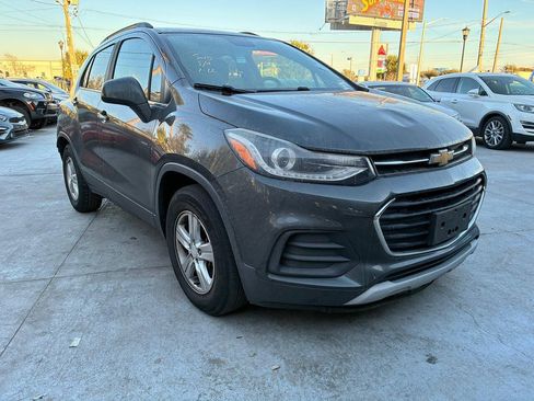 Used 2019 Chevrolet Trax LT w/ LT Convenience Package FWD image 5