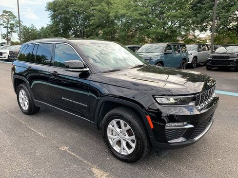 Certified 2023 Jeep Grand Cherokee Limited AWD/4WD image 9
