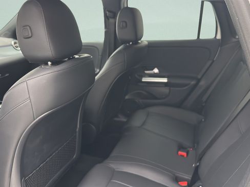 Used 2025 Mercedes-Benz GLA 250 4MATIC image 10