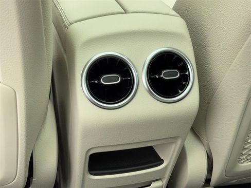 Used 2025 Mercedes-Benz GLB 250 w/ Exclusive Package image 41