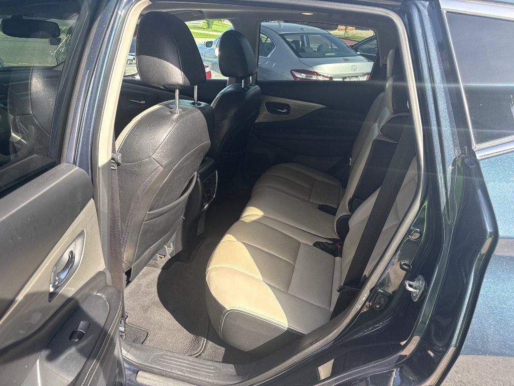 Used 2018 Nissan Murano Platinum w/ Cargo Package FWD image 12
