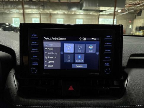 Used 2022 Toyota RAV4 LE AWD/4WD image 20